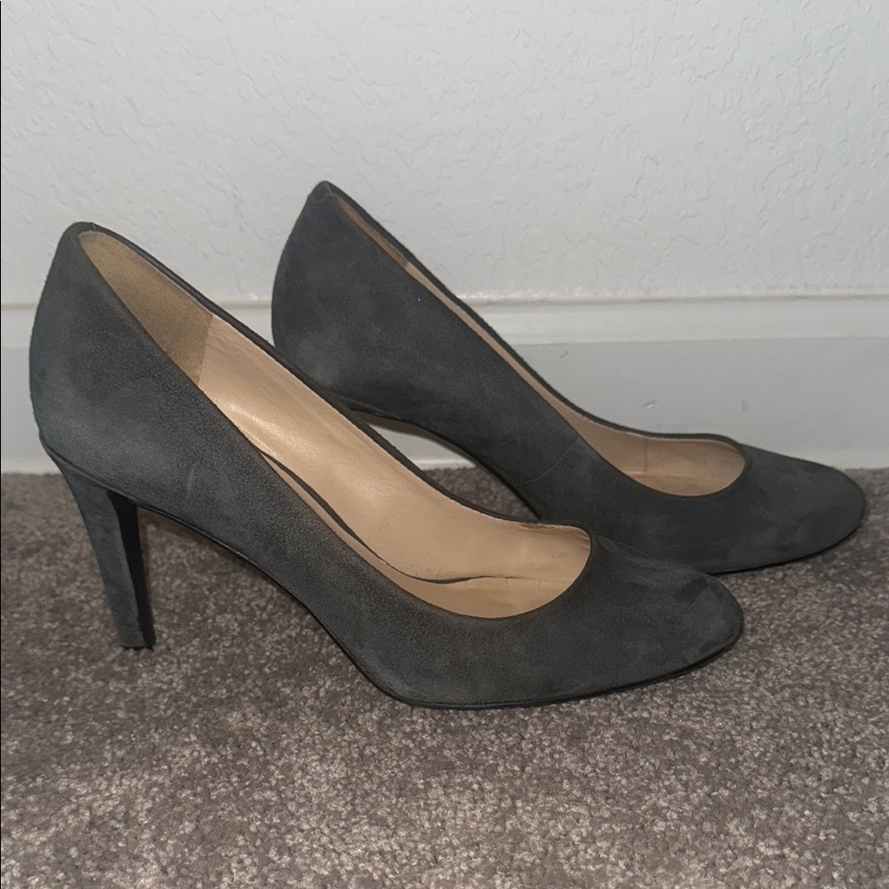 Nine West Grey Suede Pumps